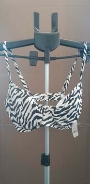SHARE & SHORE NWT BIKINI TOP BLACK/WHITE ZEBRA PRINT SIZE 34DD
